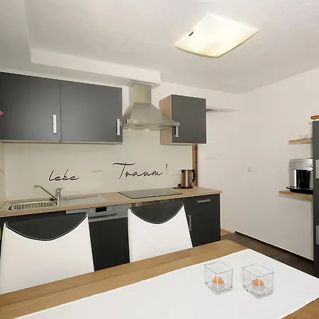 Mia Apartman